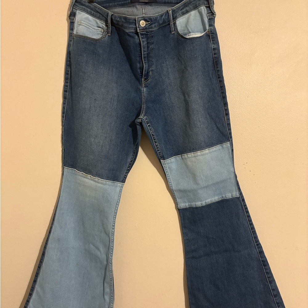Hollister Y2K Stylish Two-Tone Flare Jeans size 19 S